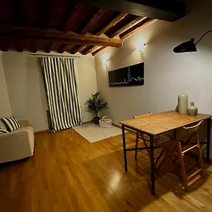 https://bilocale-chic-in-centro-storico-a-modena.emilia-romagnahotels.net